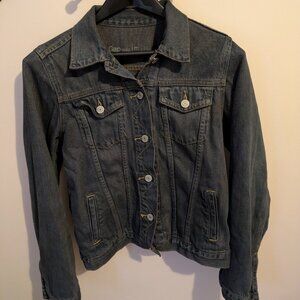 Gap 1969 | Classic Premium Denim Trucker Jacket- Medium
